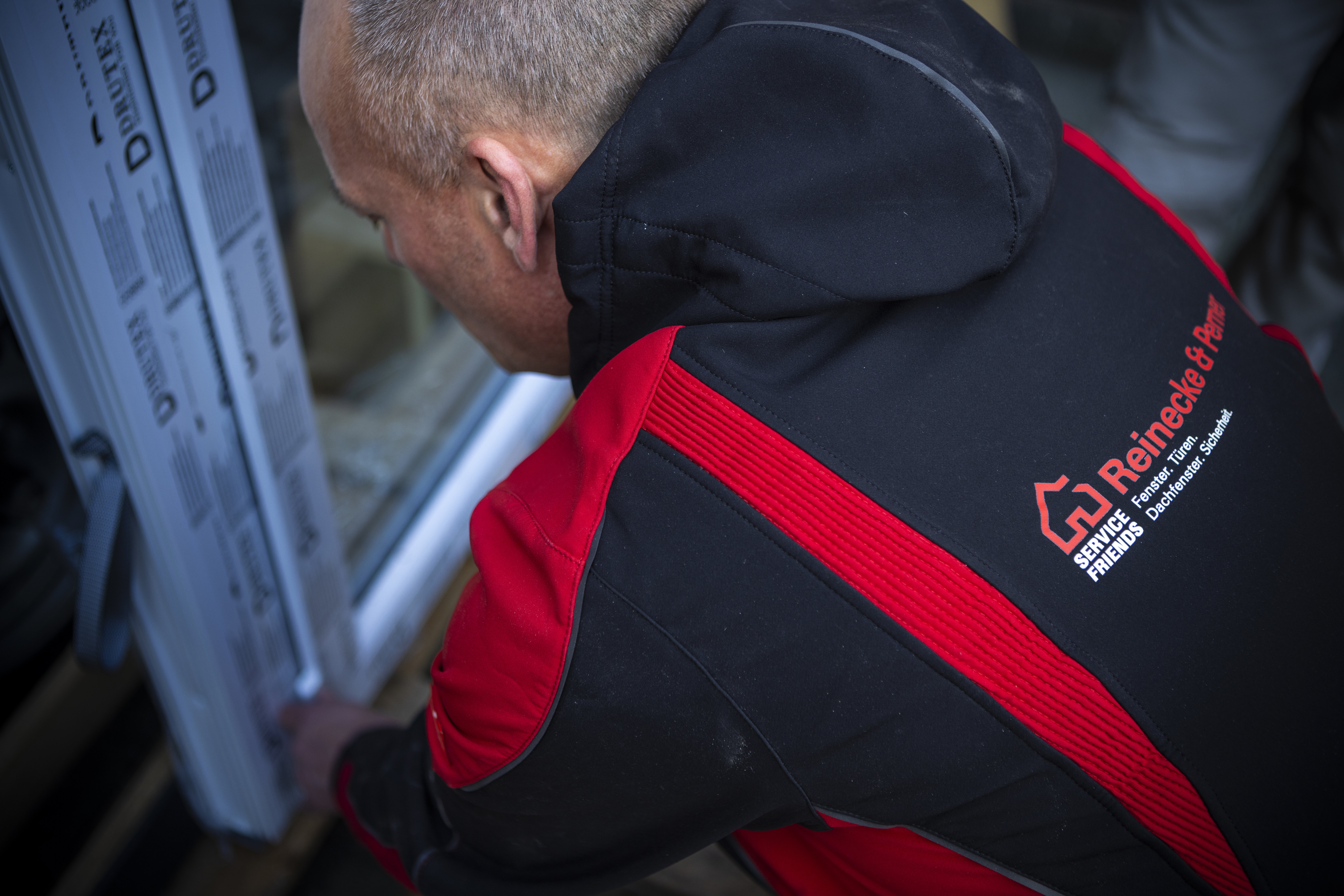 Service für Fenster, Dachfenster und Türen